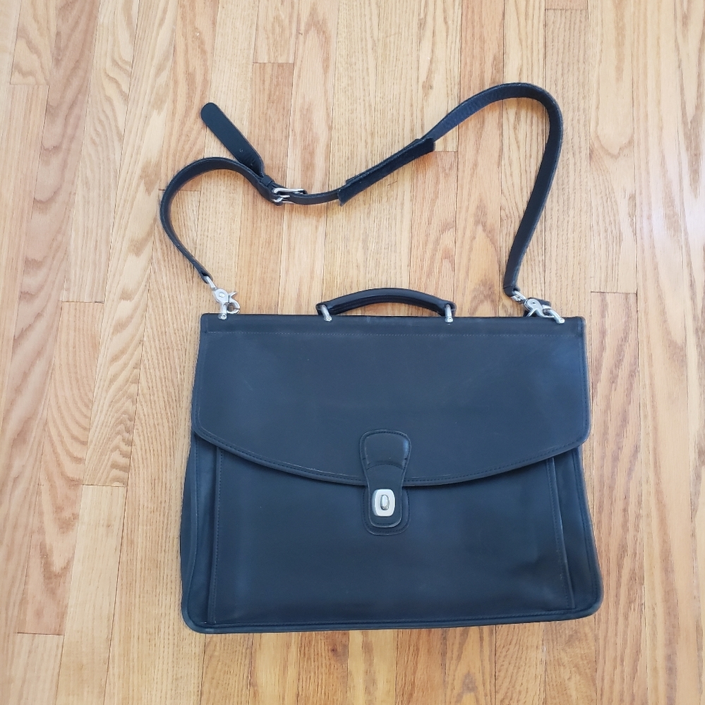 Vintage 90s black leather coach messenger bag / briefcase